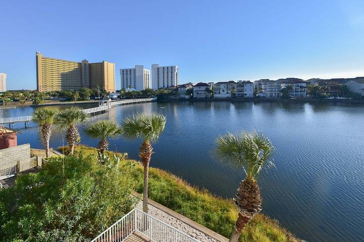 Vacation house for 17 people, with pool and balcony the Florida Panhandle