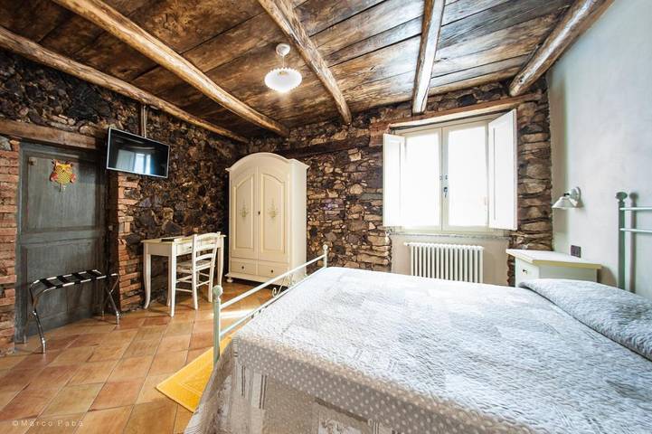 Maison d’hôte pour 2 personnes, avec terrasse ainsi que vue et piscine à Sòrgono