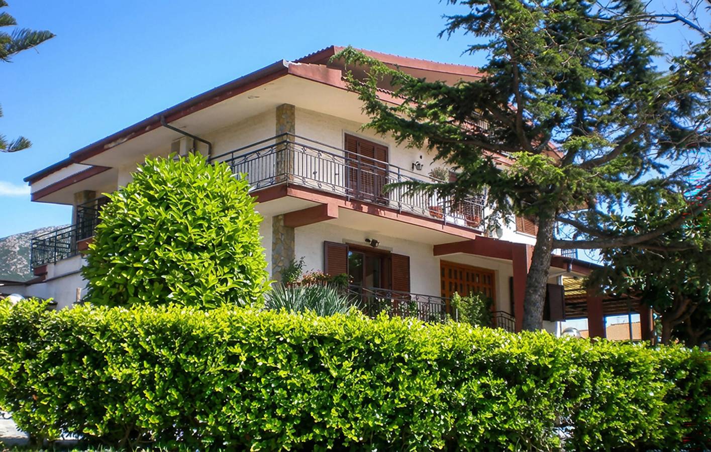 Appartement confortable avec WiFi, télévision, climatisation, parking et cuisine près de la rivière Trabe in Capaccio, Cilento