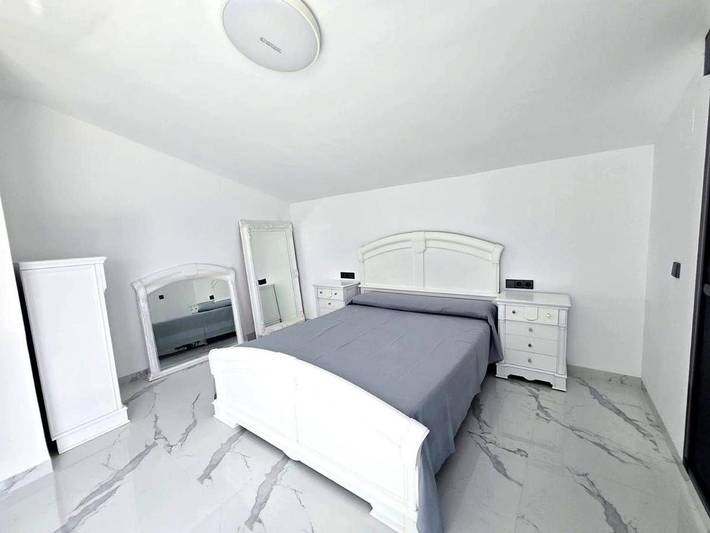 Chalet para 10 personas, con jardín además de terraza y piscina en Safor - 3