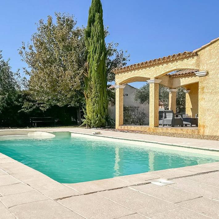 Location de vacances pour 12 personnes, avec piscine et jardin à Redessan - 4