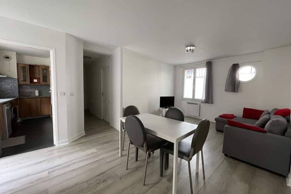 Appartement entier, Appartement avec terrasse proche de Paris et La Défense. in Puteaux, Hauts-de-Seine
