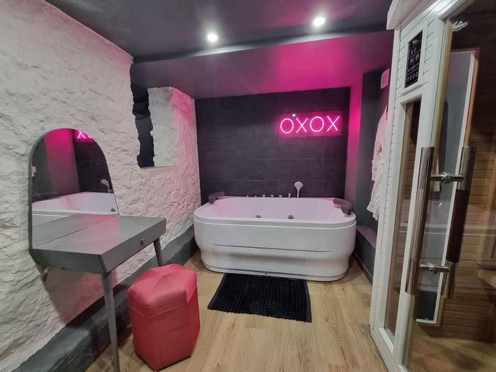 Gîte pour 2 personnes, avec jacuzzi et jardin ainsi que sauna et terrasse à Choisy-le-Roi - 4