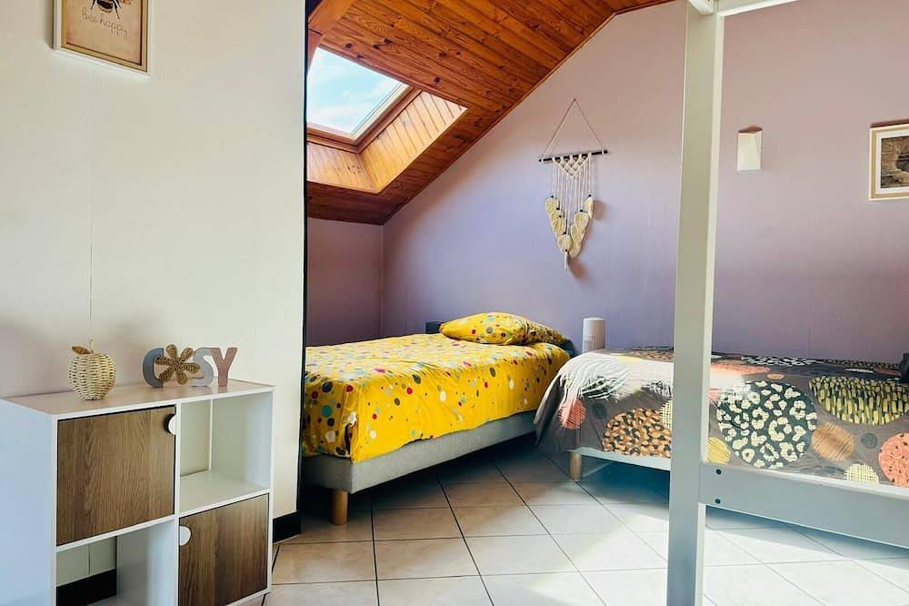 Appartement entier, Studio 4-5 personnes in Doussard, Parc naturel régional du Massif des Bauges