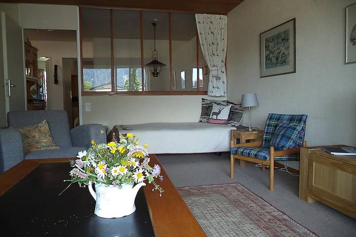 Apartamento entero, Apartamento soleado de 3.5 habitaciones en una ubicación tranquila pero céntrica in Flüelapass, Davos