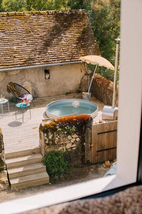 Chambre d’hôte pour 4 personnes, avec vue ainsi que piscine et jardin à Channay-sur-Lathan