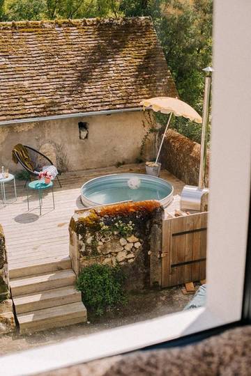 Cottage pour 4 personnes, avec piscine ainsi que vue et jardin à Channay-sur-Lathan