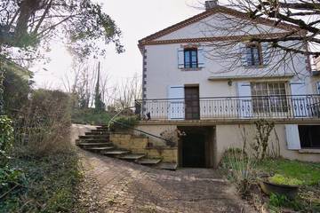 Location de vacances pour 14 personnes, avec jardin, animaux acceptés à Saint-Hilaire-le-Vouhis