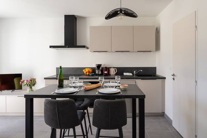 Gîte pour 4 personnes, avec balcon dans Sables d'Or les Pins - 2