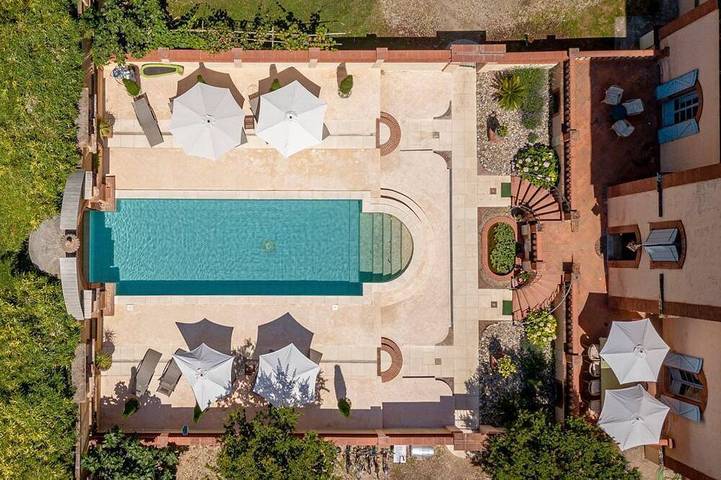 Château pour 20 personnes, avec jardin dans le Tarn