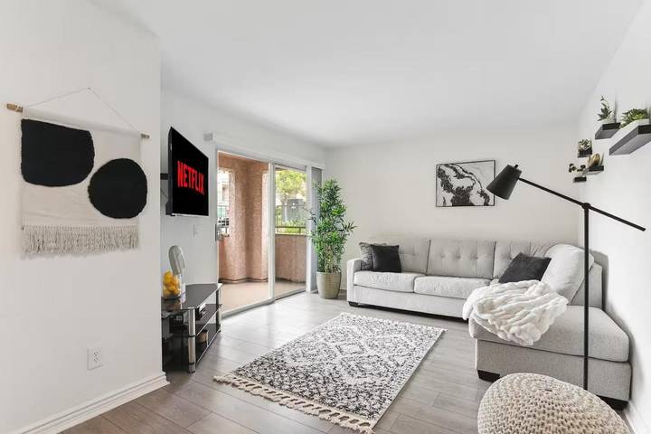 Apartamento de vacaciones para 3 personas, con jacuzzi además de balcón y piscina - 1