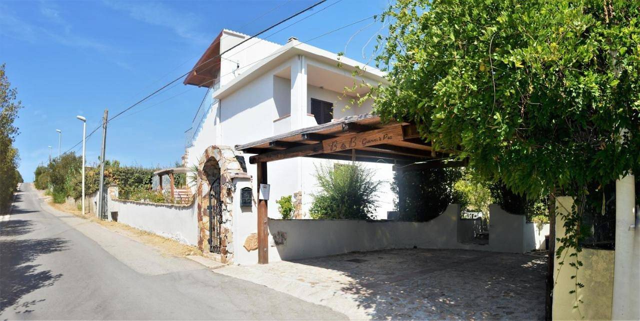 Double Room with Private Bathroom in Bulbuseddu, Luogosanto