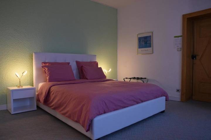 Location de vacances pour 3 personnes, avec terrasse et piscine ainsi que vue et jardin à Lafrançaise - 4