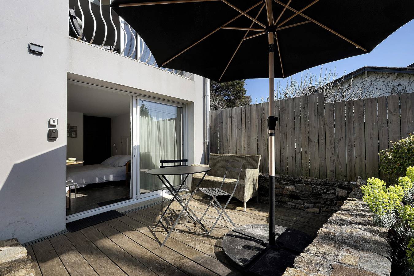 Gästezimmer „toi et moi“ – Zimmer mit Meerblick und privater Terrasse in Pornic, Côte de Jade