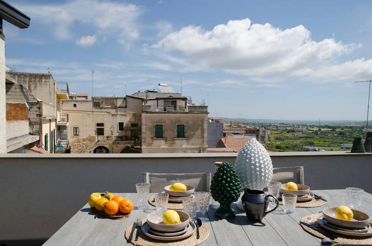 Appartamento per 4 persone, con vista lago e terrazza, con animali domestici in Rosolini