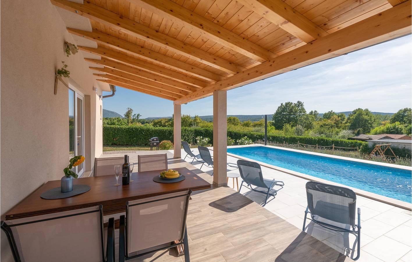 Charmante Ferienwohnung mit Pool und Terrasse, 2,5 km vom Fluss Raša entfernt in Kršan, Ostküste Istrien