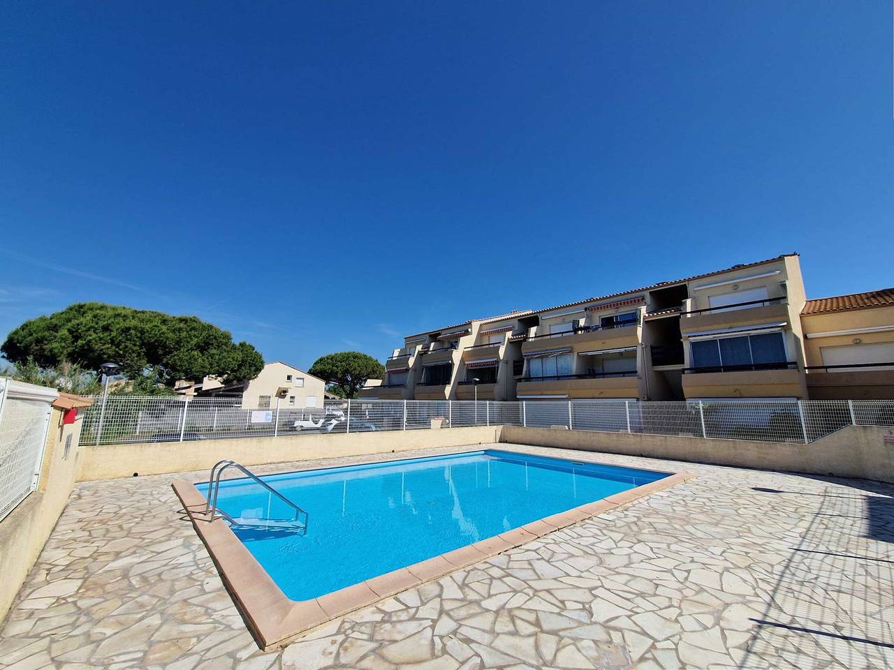 Ganze Wohnung, Helle Wohnung, Pool, strandnah und Einkaufsmöglichkeiten in Marseillan, Mittelmeerküste (Frankreich)