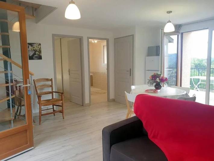 Location de vacances pour 4 personnes, avec piscine ainsi que terrasse et vue, animaux acceptés à Firmi