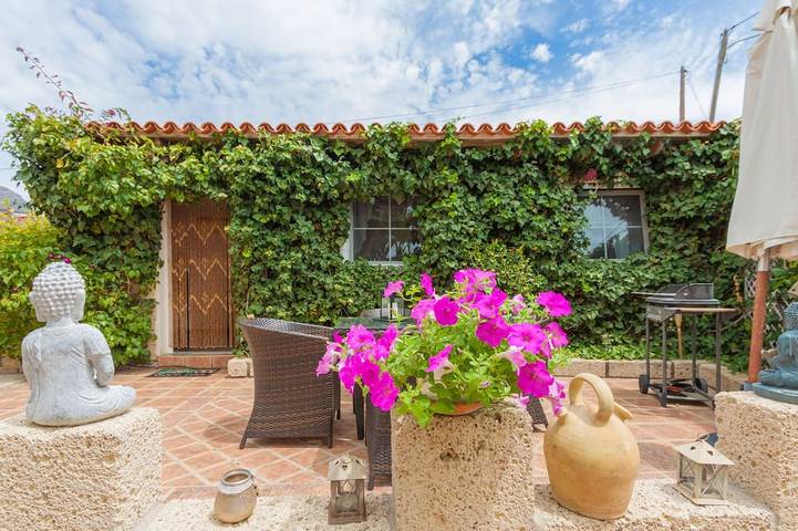 Gîte pour 2 personnes, avec jardin et terrasse