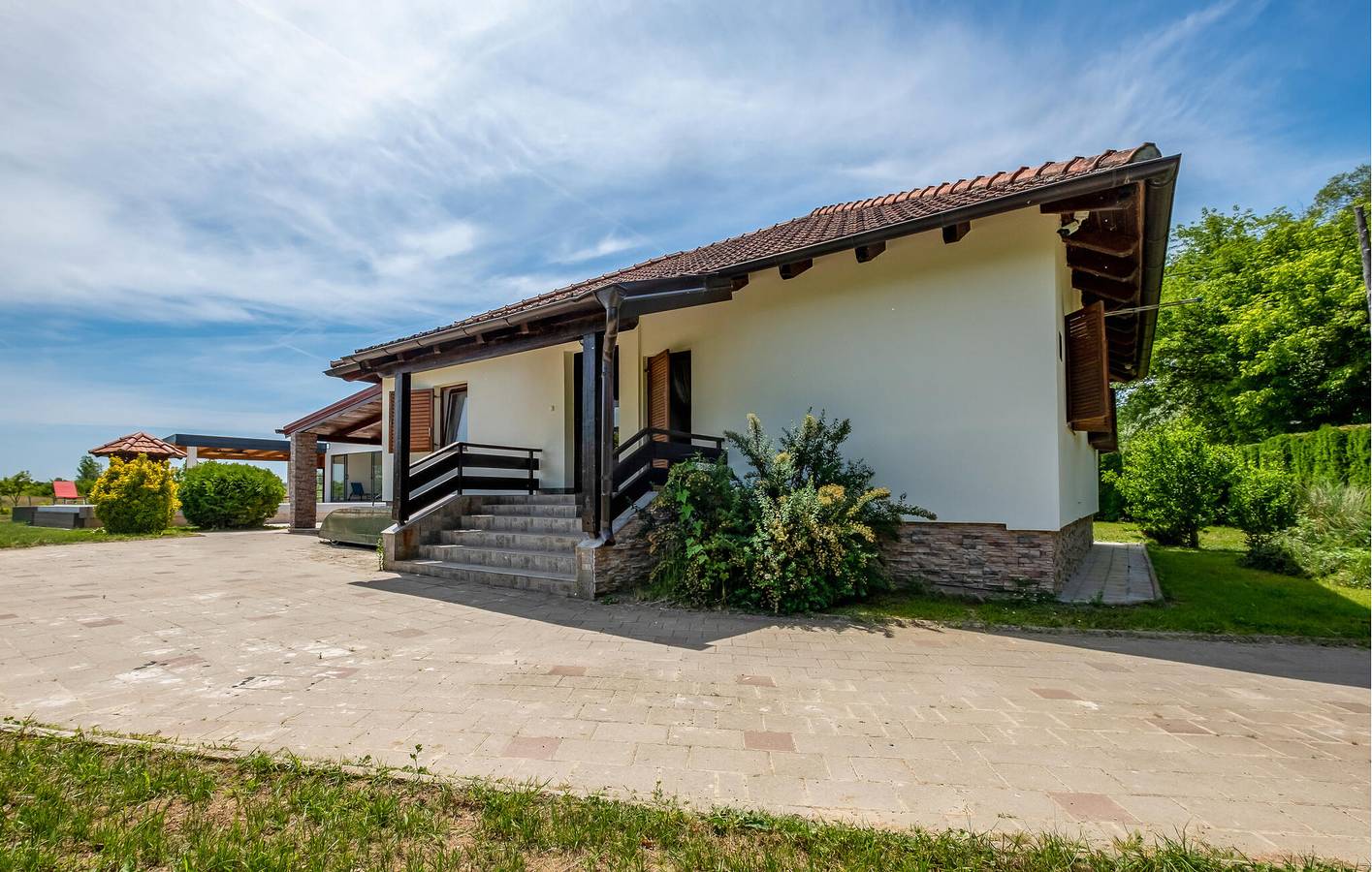 Modernes Apartment mit 2 Schlafzimmern, Pool und Terrasse in der Nähe des Flusses Kupa in Karlovac, Karlovac und Umgebung