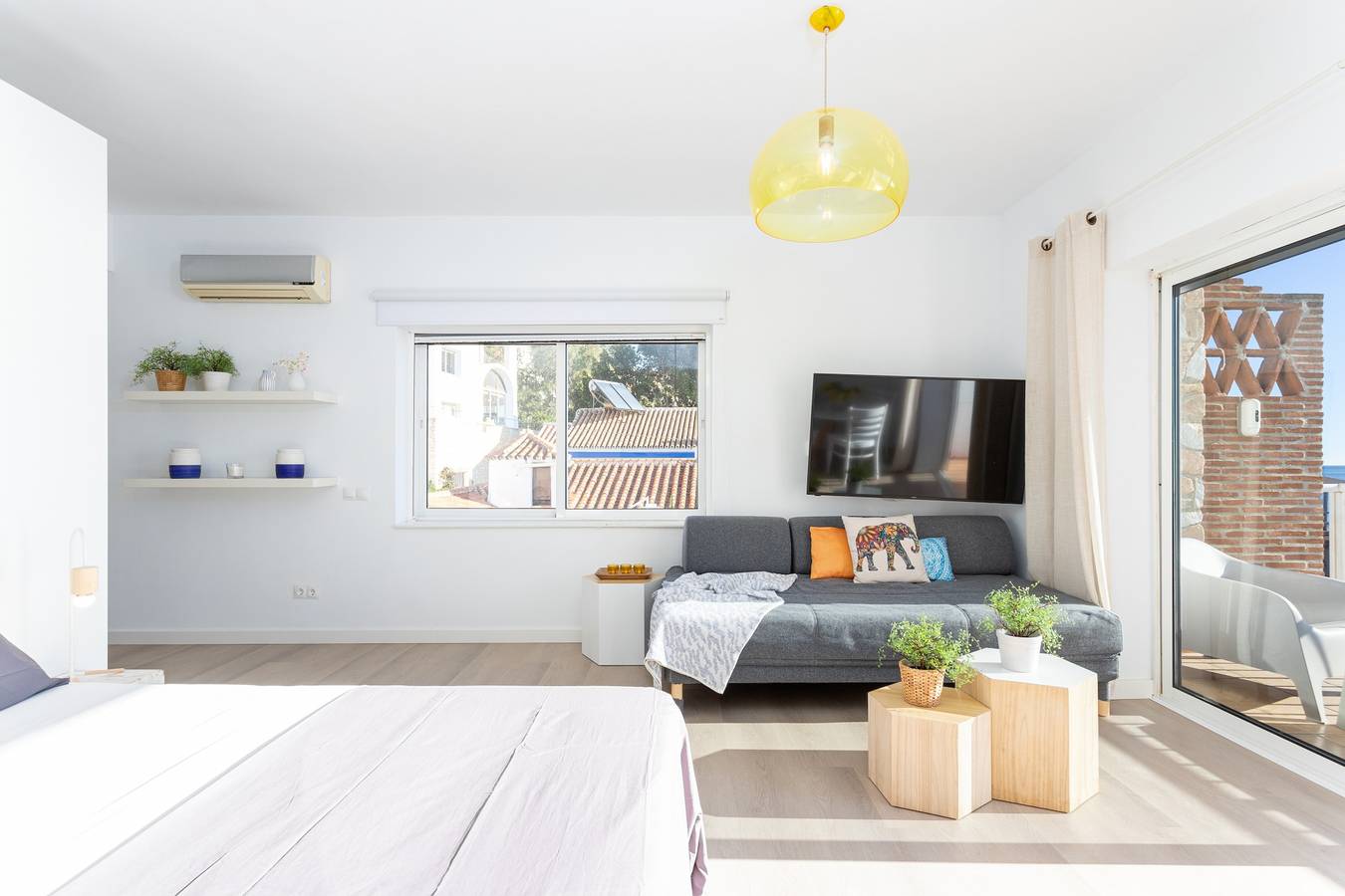 Entire vacation apartment, Higuerón Rental Playa Estudio in La Capellania, Benalmádena