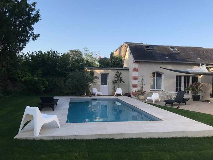Ferienhaus für 4 Personen, mit Terrasse und Garten sowie Pool in Blois