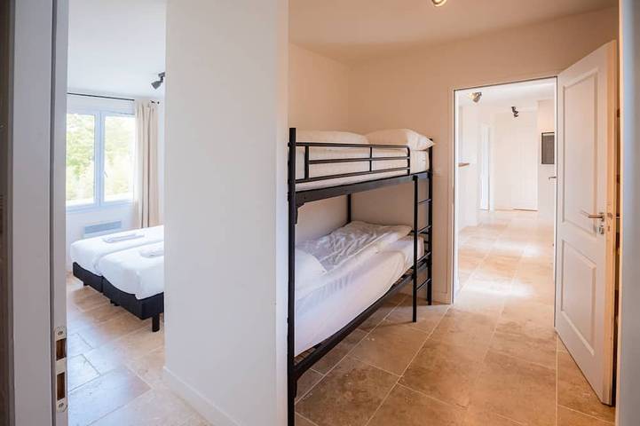 Location de vacances pour 8 personnes, avec piscine et jardin, animaux acceptés à Vasles - 2