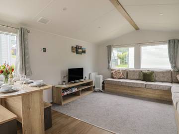 Bungalow for 6 People in Charmouth, Jurassic Coast, Photo 2