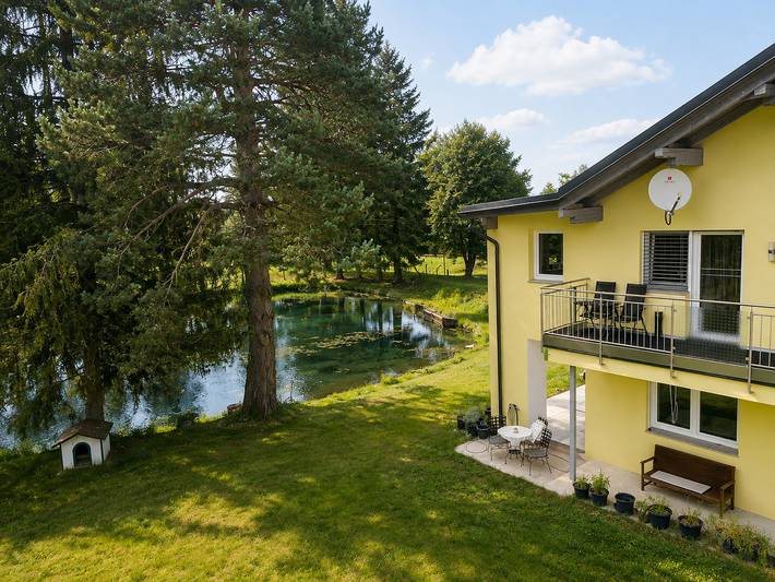 Ganze Ferienwohnung, Ferienwohnung in Südkärnten – Bergblick, Fischteich & Naturidylle in Karawanken und Bachergebirge, Feistritz ob Bleiburg