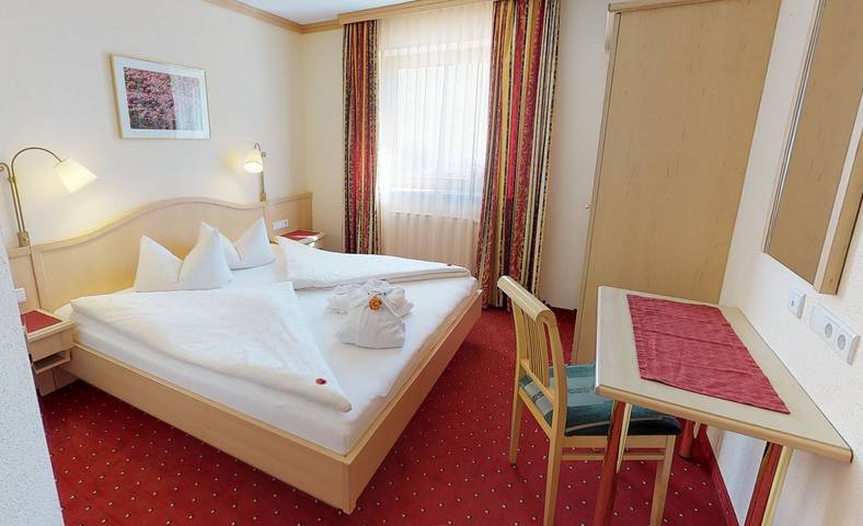 Ganze Ferienwohnung, Ferienwohnung "Rosenquarz" mit Frühstück in Madseit, Hintertux