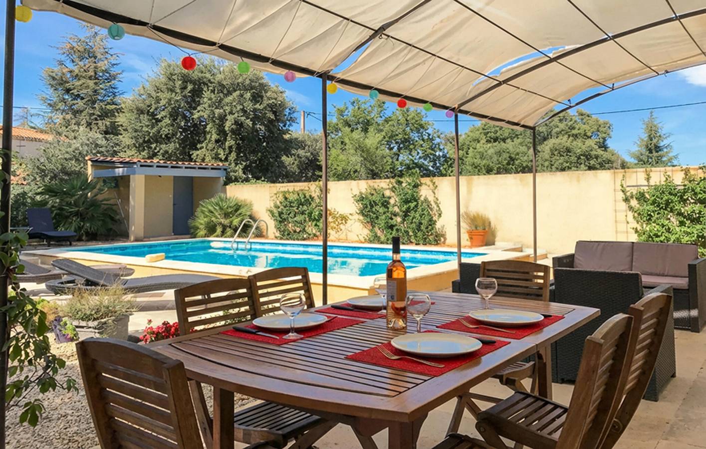 Acogedor apartamento Mazan con piscina y aparcamiento in Mazan, Parque natural regional del Mont Ventoux