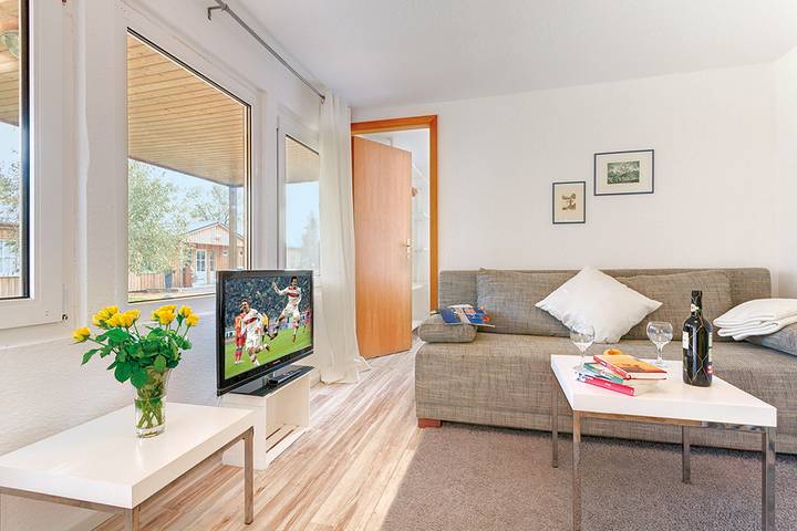 Bungalow für 3 Personen, mit Terrasse in Lütow - 2