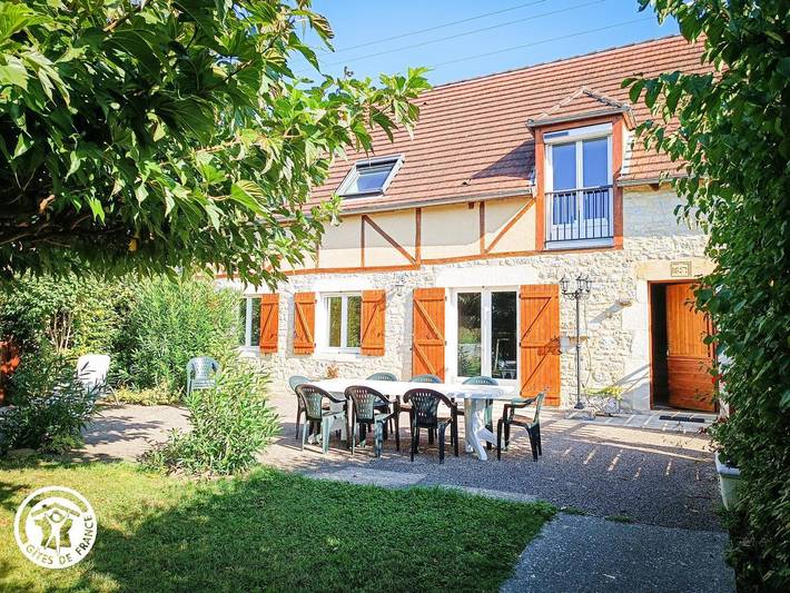 Gîte for 10 people, with terrace and garden - 1