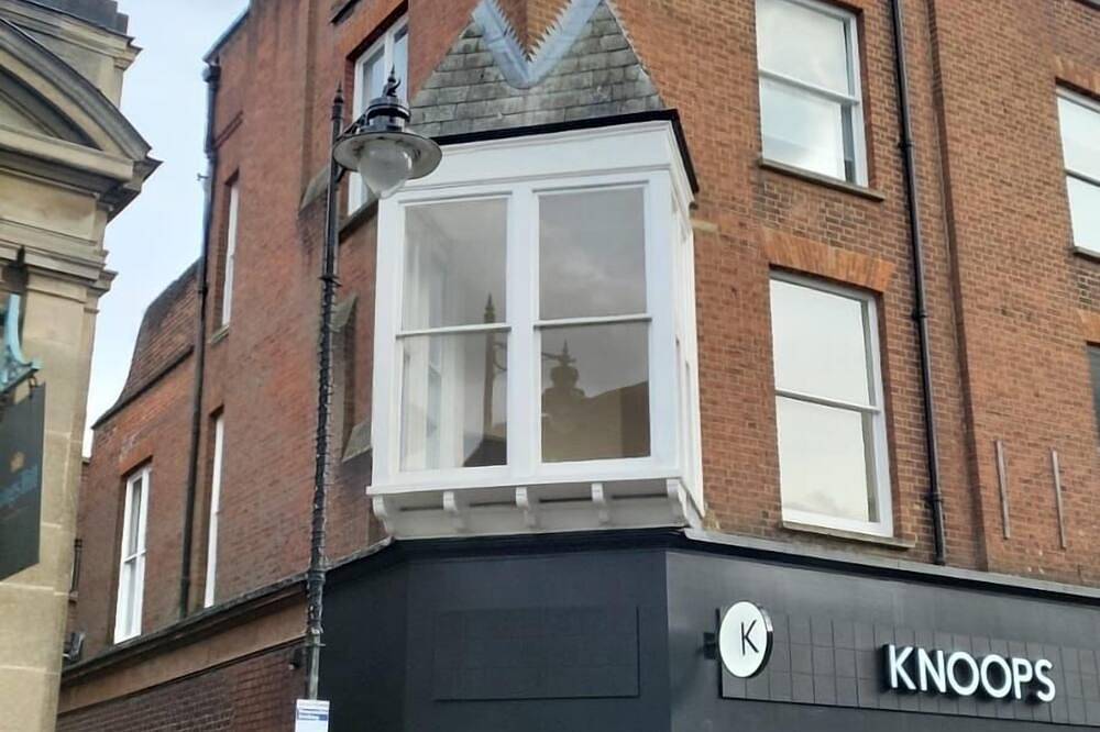 Entire apartment, 2 Bedroom Penthouse St Albans City Centre - stay right in the heart of the city in Hertfordshire