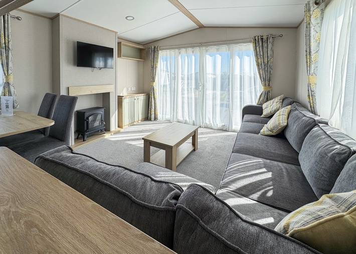 Caravan for 8 people in Essex