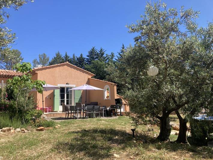 Gîte pour 4 personnes, avec jardin ainsi que terrasse et piscine à Draguignan - 2