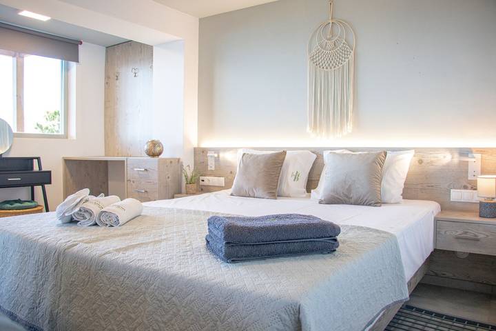 Appartement de vacances pour 3 personnes, avec vue sur l’océan ainsi que jardin et balcon, adapté aux familles