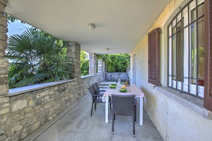 Gîte pour 4 personnes, avec terrasse ainsi que vue sur le lac et piscine à Lugano - 3