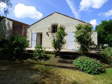 Gîte pour 6 personnes, avec jardin ainsi que piscine et vue à Le Poiré-sur-Vie
