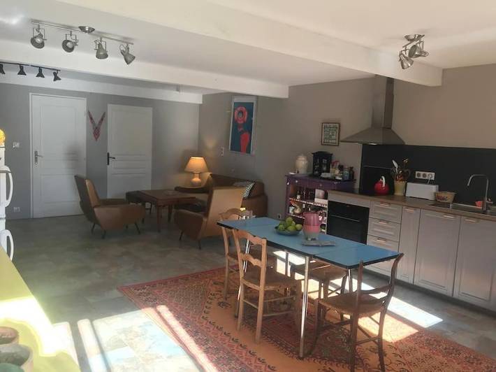 Gîte pour 2 personnes, avec terrasse ainsi que jardin et vue à Coufouleux - 2