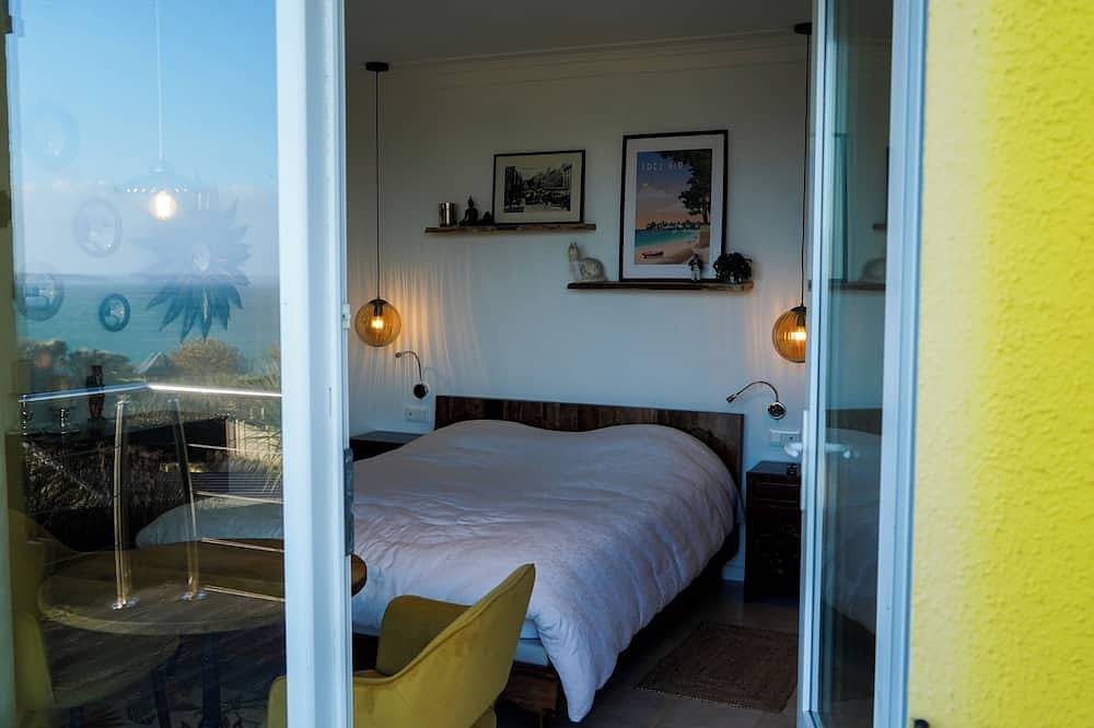 Separate room with sea view in Plougonvelin, Región de Brest
