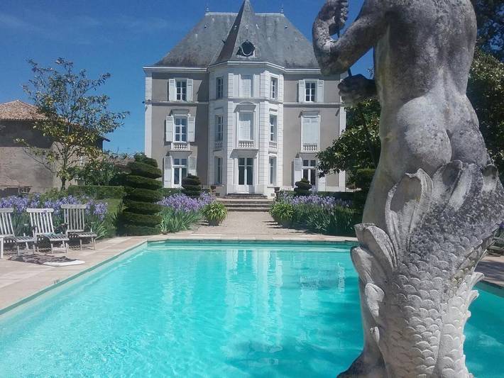Chambre d’hôte pour 3 personnes, avec Terrasse et Jardin ainsi que Piscine et Sauna