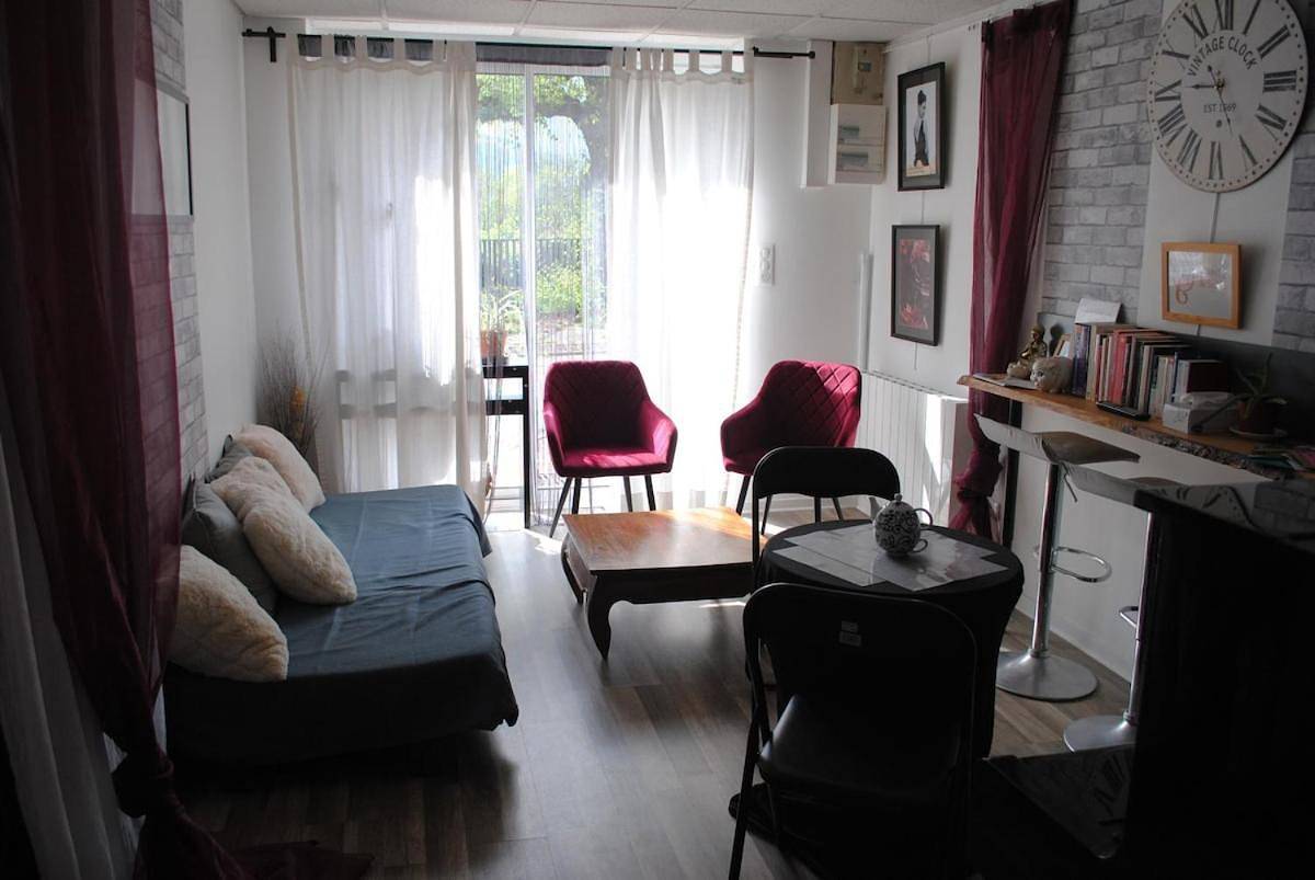 Appartement entier, Appartement en rez-de-chaussée au coeur d'un village in Les Échelles, Région de Chambéry