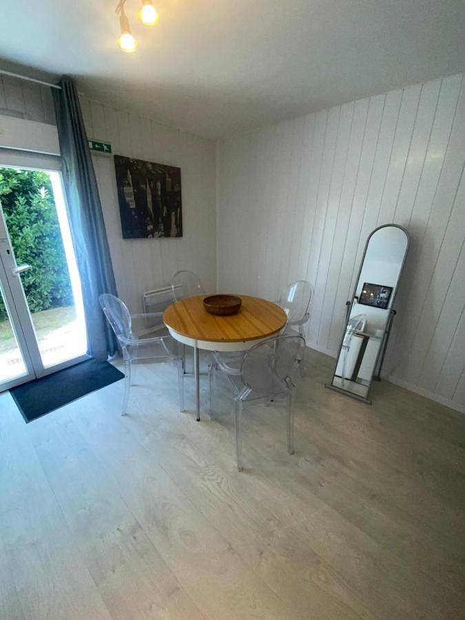 Hôtel pour 4 personnes, avec jardin ainsi que vue et piscine, animaux acceptés à Cerizay - 3