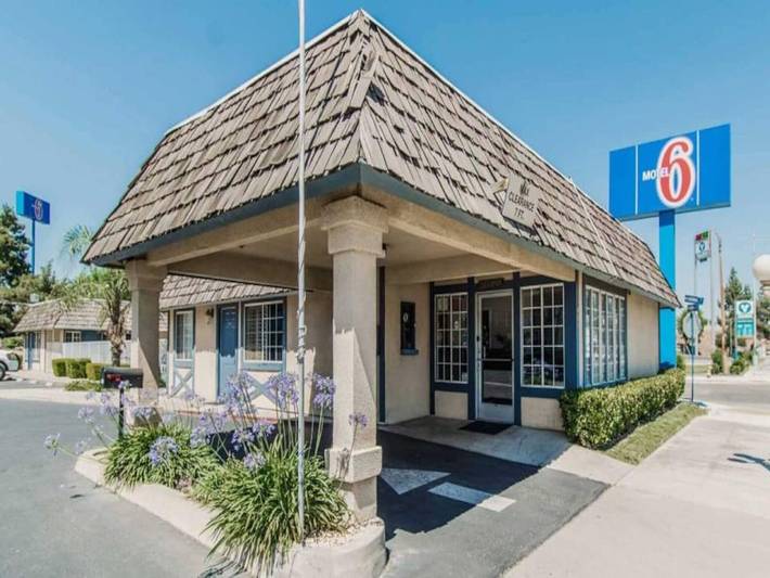 Ganze Wohnung, Motel 6 Kingsburg, Kingsize -bett | Rauchin in Fresno County