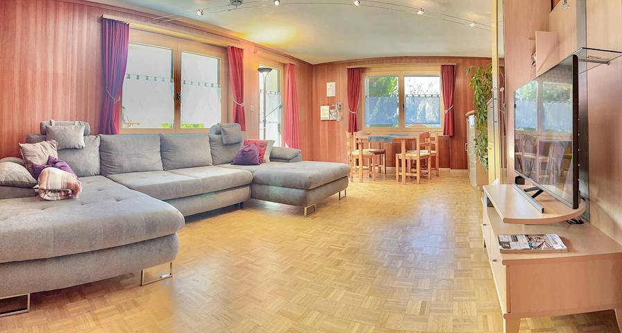 Ferienwohnung für 4 Personen, mit Balkon und Terrasse sowie Garten in Grächen