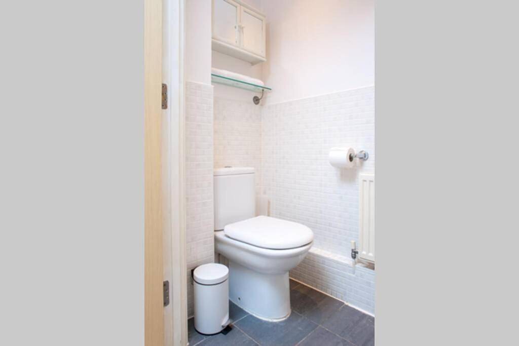 Four-Bedroom House in Bristol, South West England
