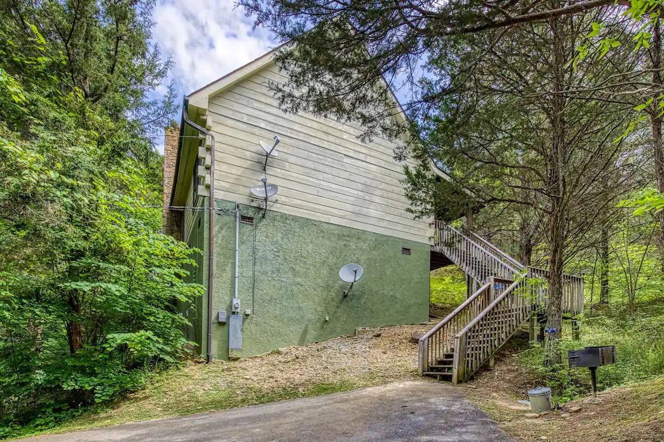 Entire apartment, Lake / Mountain Cabin w/Pool, Game Room, Hot Tub in Douglas Lake