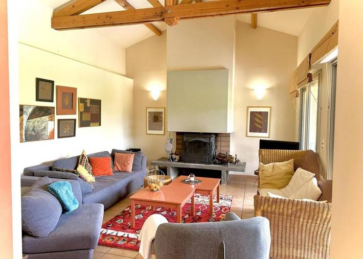 Location de vacances pour 8 personnes, avec terrasse ainsi que jardin et piscine à Estadens - 2