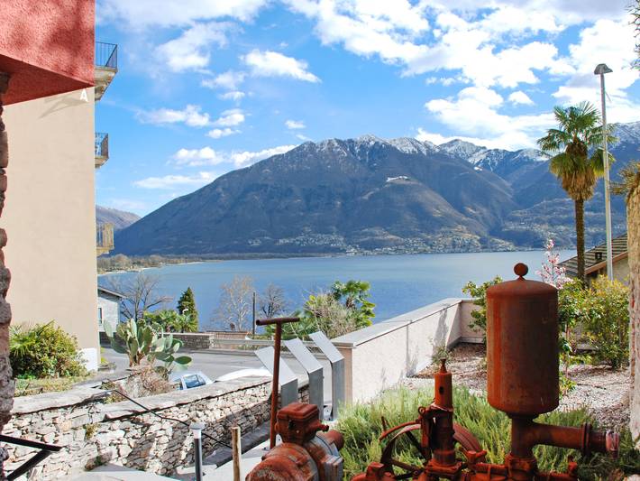 Ferienhaus für 4 Personen, mit Terrasse und Garten sowie Seeblick und Ausblick am Lago Maggiore (Schweiz)